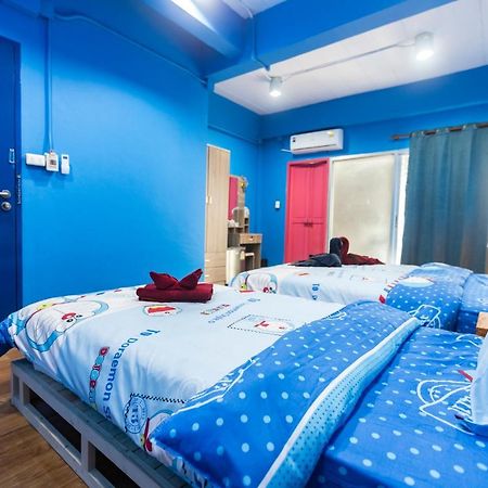 Firefly Phuket Hotel パトン エクステリア 写真
