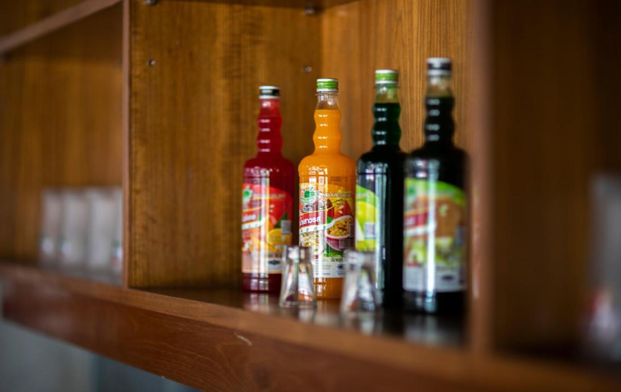 Firefly Phuket Hotel パトン エクステリア 写真
