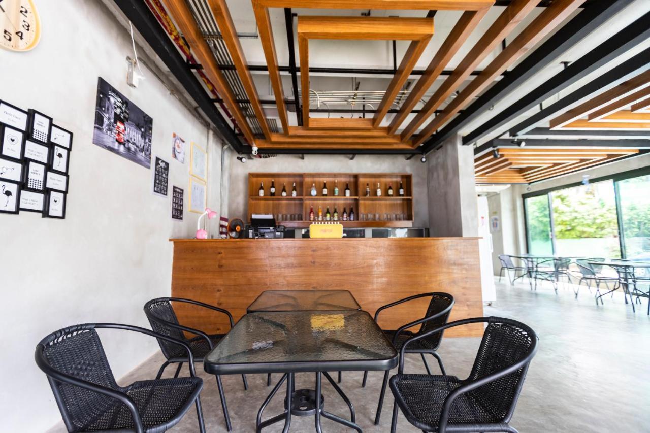 Firefly Phuket Hotel パトン エクステリア 写真